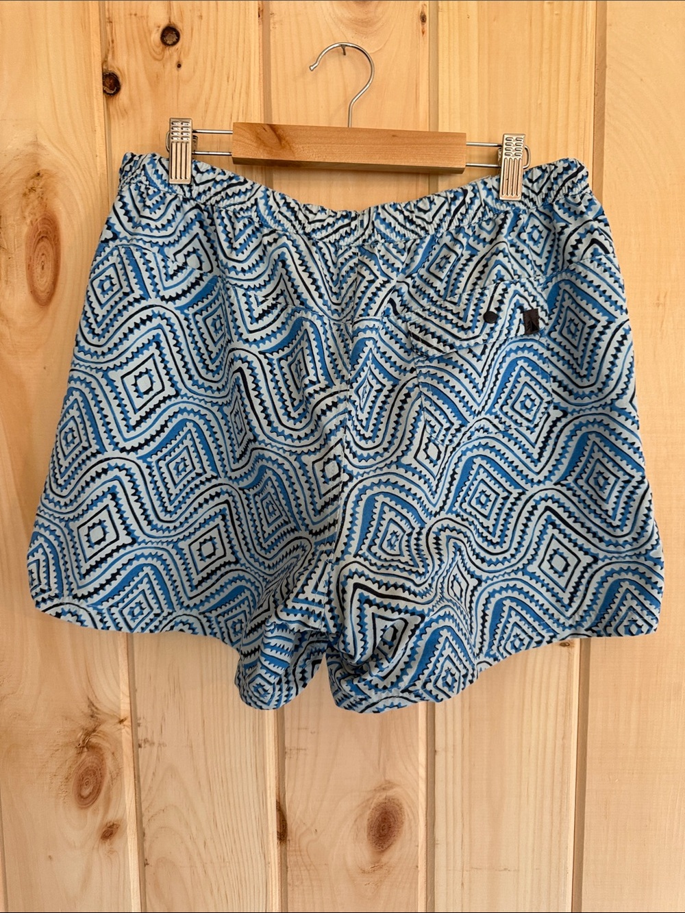 L.L. Bean Supplex Nylon Trail Shorts Blue Geometric Pattern Women's Size Medium - Picture 3 of 5